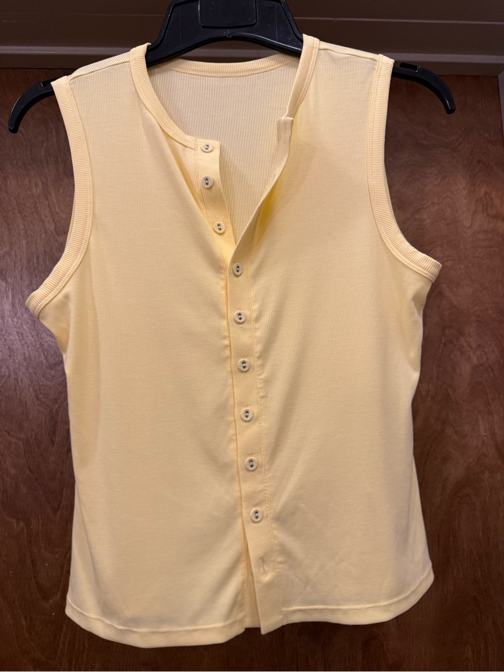 Sleeveless Yellow Button-Front Ribbed Tank Top